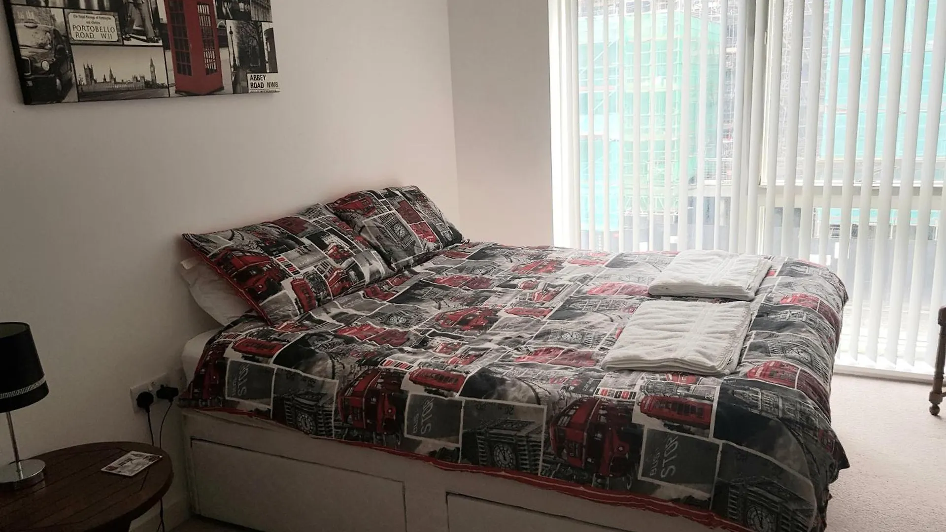 London'S Calling Too Apartment
